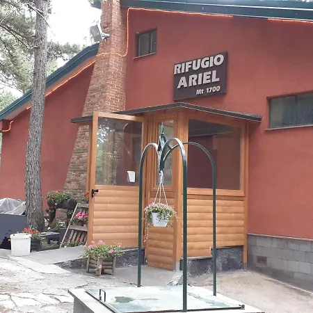 Rifugio Ariel לינה וארוחת בוקר 3*